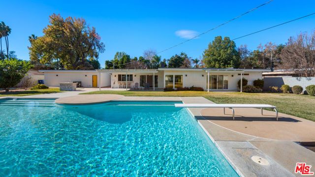 6228 Sale Avenue, Woodland Hills (los Angeles), CA 91367