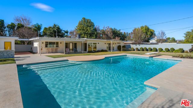 6228 Sale Avenue, Woodland Hills (los Angeles), CA 91367
