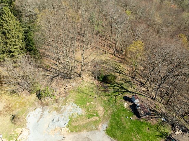 221 Malvina Ln, Unity Twp, PA 15650
