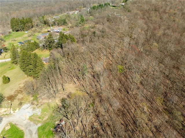 221 Malvina Ln, Unity Twp, PA 15650