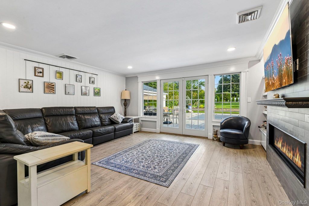 5 Corwin Court, Dix Hills, NY 11746 — photo 5