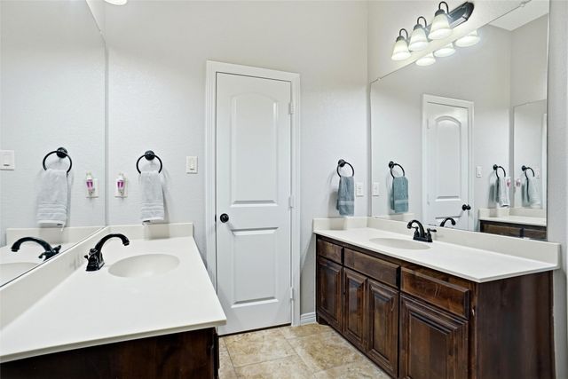 14216 Lucille Drive, Newark, TX 76071