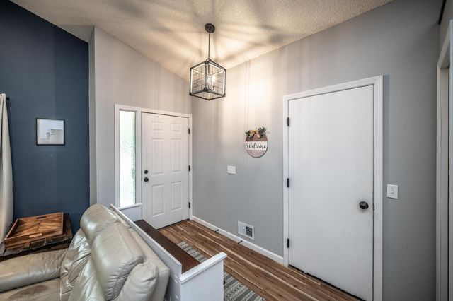 10060 208th Street W, Lakeville, MN 55044