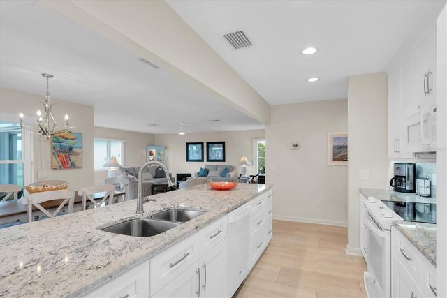 7410 9TH AVENUE W 7410, Bradenton, FL 34209