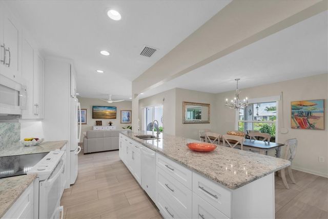 7410 9TH AVENUE W 7410, Bradenton, FL 34209