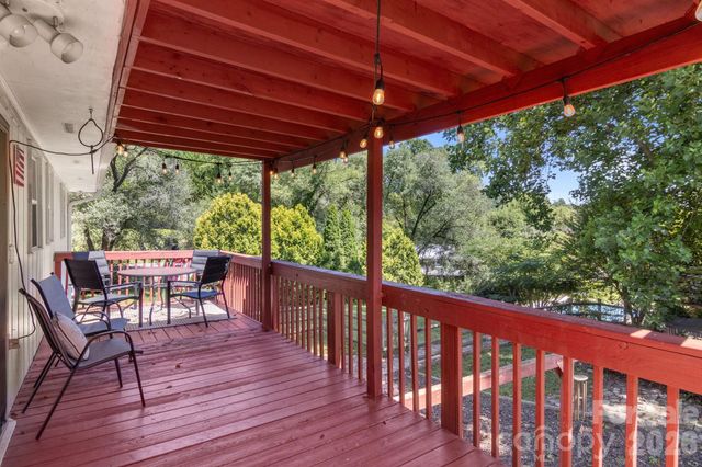 5225 Wolfe Road, Hickory, NC 28601