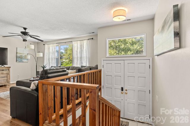 5225 Wolfe Road, Hickory, NC 28601