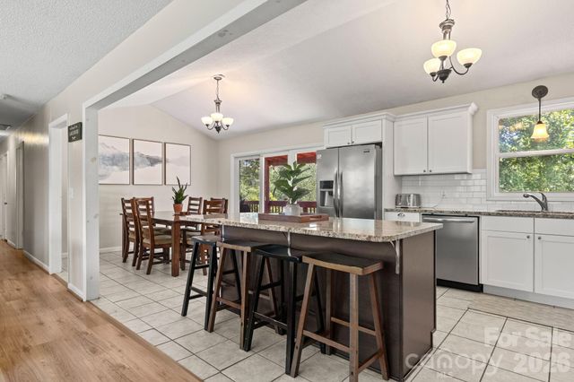 5225 Wolfe Road, Hickory, NC 28601