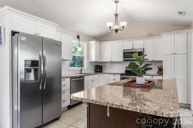 5225 Wolfe Road, Hickory, NC 28601