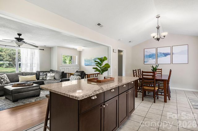 5225 Wolfe Road, Hickory, NC 28601