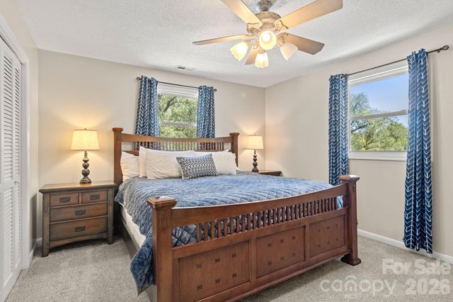 5225 Wolfe Road, Hickory, NC 28601