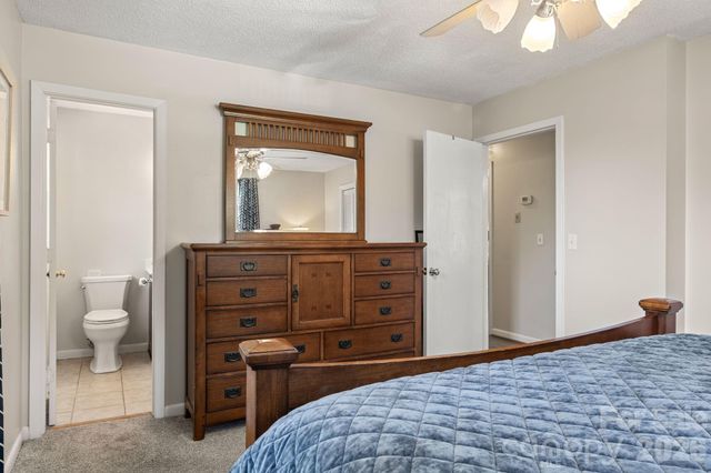 5225 Wolfe Road, Hickory, NC 28601