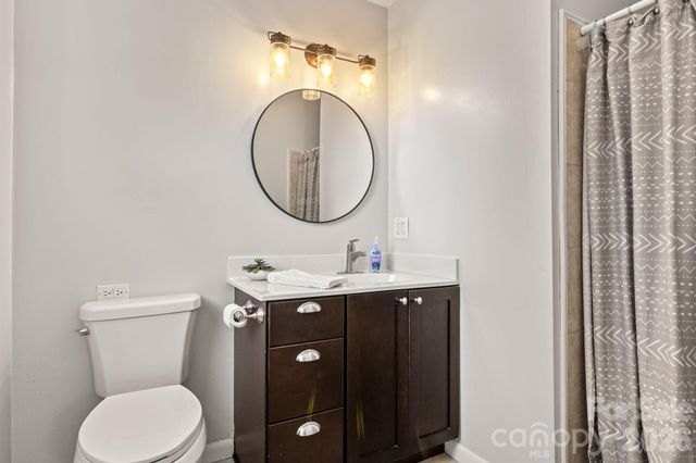 5225 Wolfe Road, Hickory, NC 28601