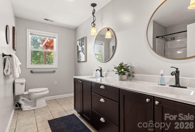 5225 Wolfe Road, Hickory, NC 28601