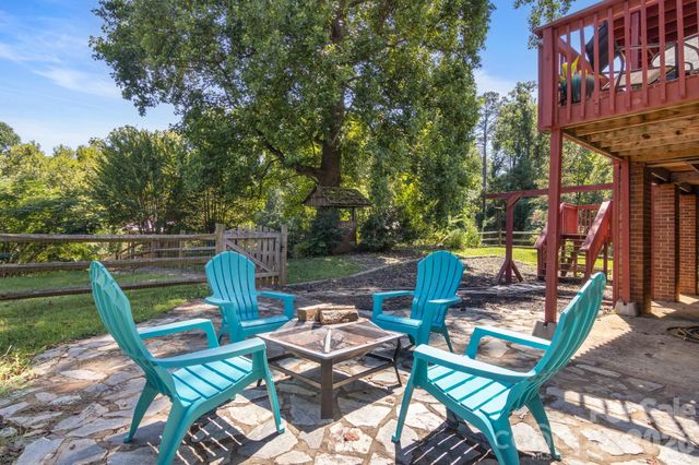 5225 Wolfe Road, Hickory, NC 28601