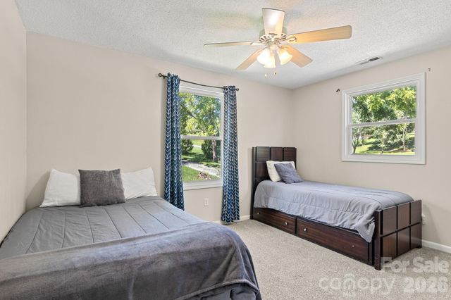 5225 Wolfe Road, Hickory, NC 28601