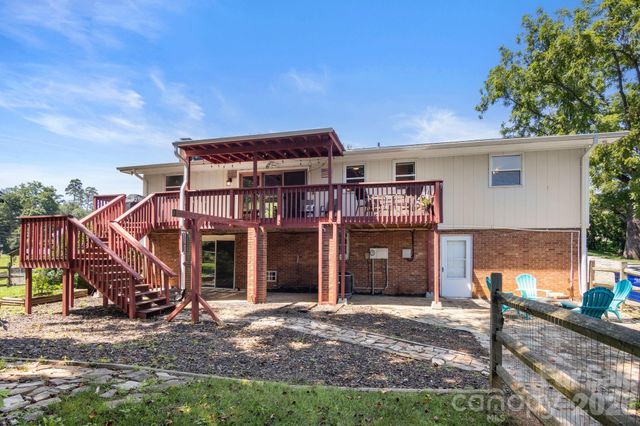 5225 Wolfe Road, Hickory, NC 28601