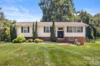 5225 Wolfe Road, Hickory, NC 28601