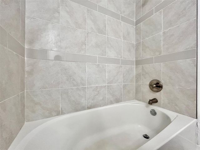 6409 Burns ST 305, Austin, TX 78752