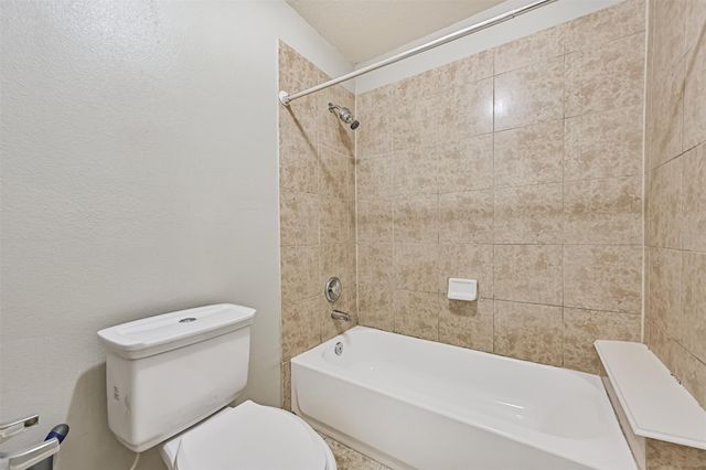 1726 Village Townhome Drive, Pasadena, TX 77504