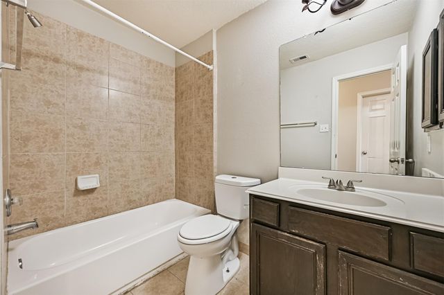 1726 Village Townhome Drive, Pasadena, TX 77504