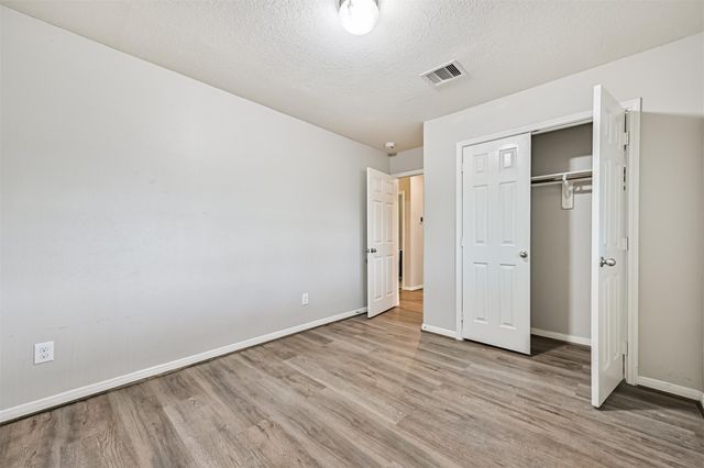 1726 Village Townhome Drive, Pasadena, TX 77504