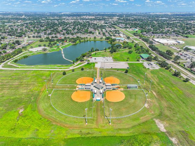 1726 Village Townhome Drive, Pasadena, TX 77504