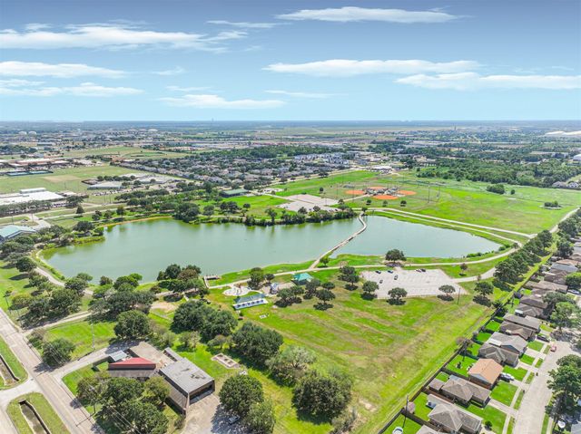 1726 Village Townhome Drive, Pasadena, TX 77504