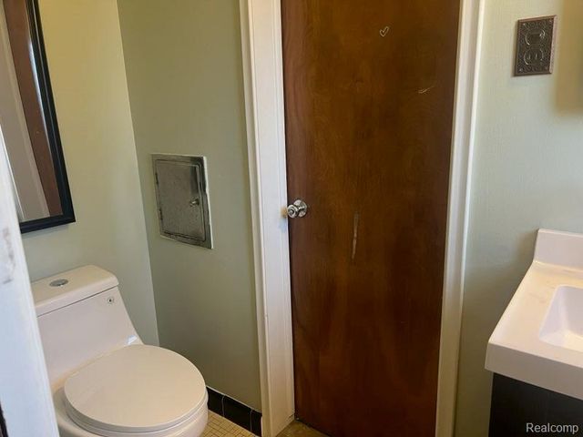 3039 Pearl Avenue, Warren, MI 48091