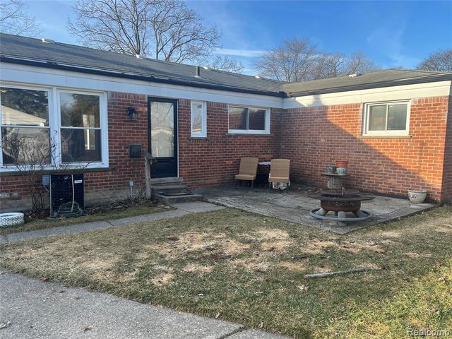 3039 Pearl Avenue, Warren, MI 48091