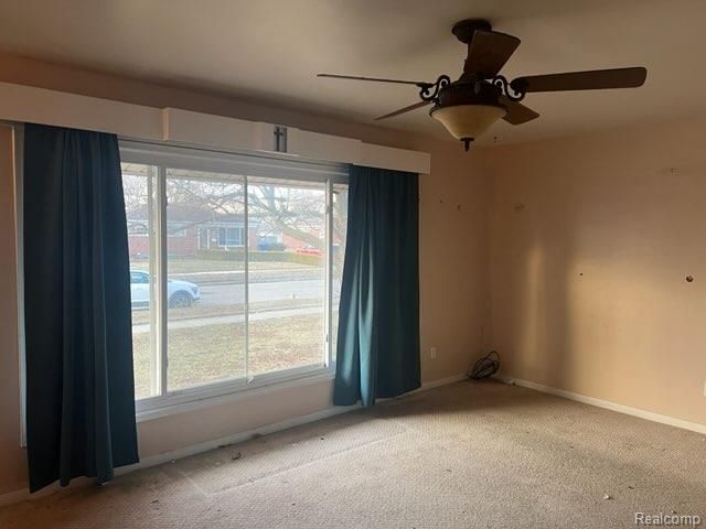 3039 Pearl Avenue, Warren, MI 48091