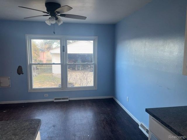 3039 Pearl Avenue, Warren, MI 48091