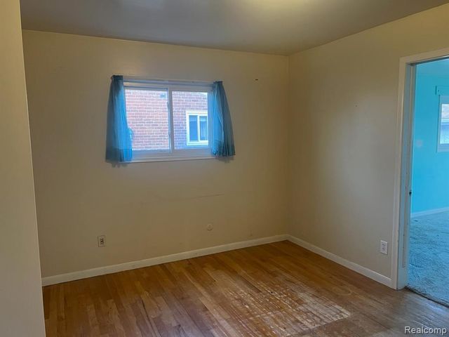 3039 Pearl Avenue, Warren, MI 48091