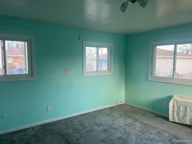 3039 Pearl Avenue, Warren, MI 48091