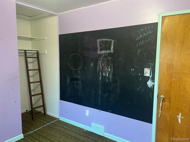 3039 Pearl Avenue, Warren, MI 48091