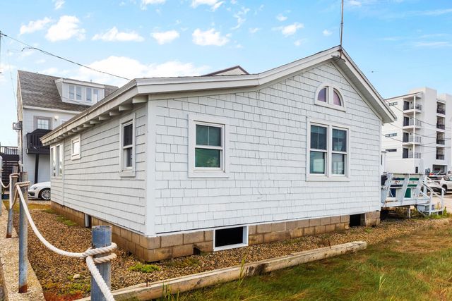 7 Anchor Court, Hampton, NH 03842
