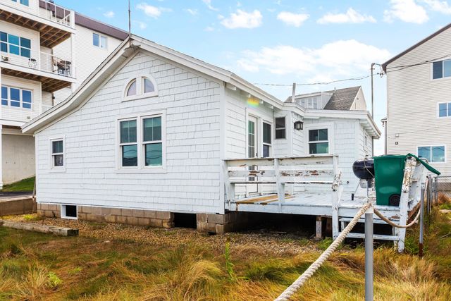 7 Anchor Court, Hampton, NH 03842