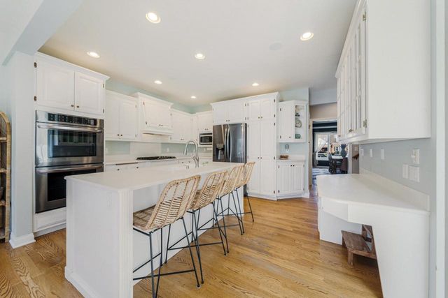 2416 WOODLAND TERRACE, Neenah, WI 54956