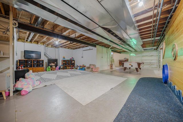 2416 WOODLAND TERRACE, Neenah, WI 54956