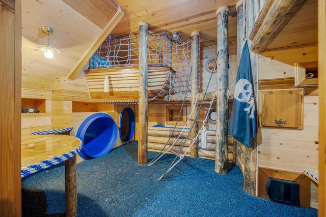 2416 WOODLAND TERRACE, Neenah, WI 54956