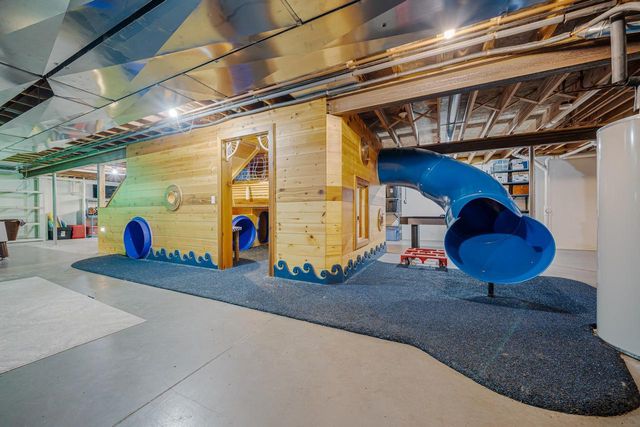 2416 WOODLAND TERRACE, Neenah, WI 54956