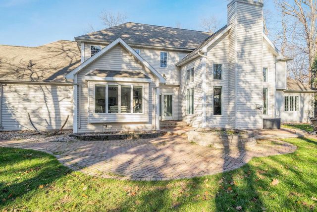 2416 WOODLAND TERRACE, Neenah, WI 54956