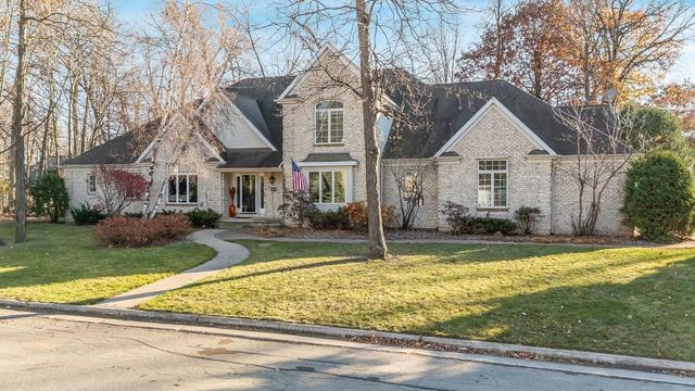 2416 WOODLAND TERRACE, Neenah, WI 54956