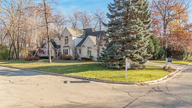 2416 WOODLAND TERRACE, Neenah, WI 54956