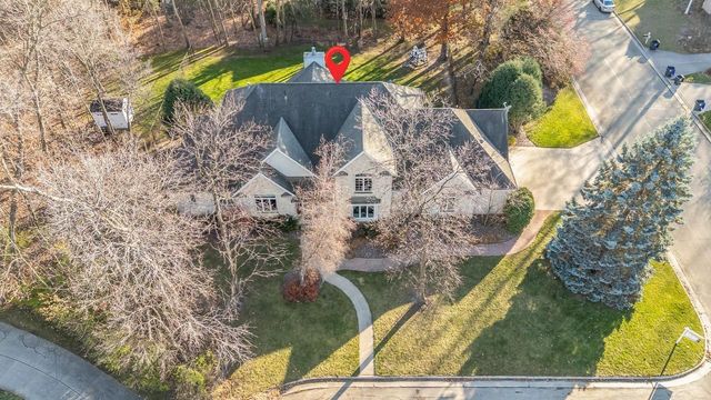 2416 WOODLAND TERRACE, Neenah, WI 54956