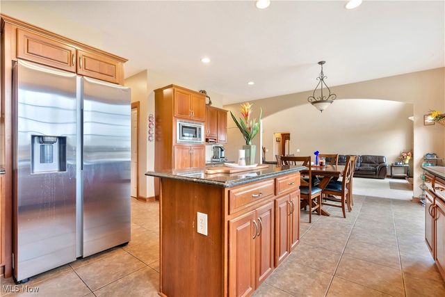 8487 Sandbridge Street NW, Massillon, OH 44646