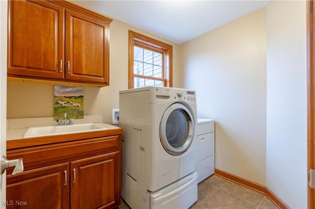 8487 Sandbridge Street NW, Massillon, OH 44646