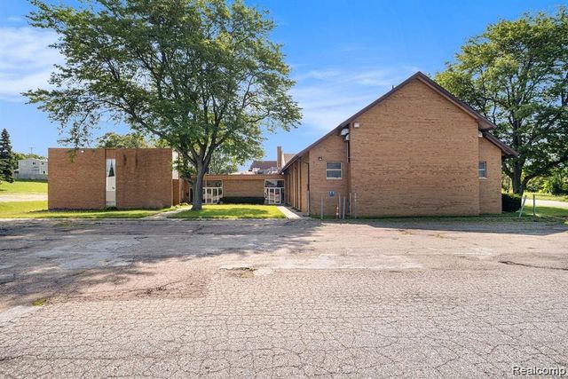 3202 FLUSHING Road, Flint, MI 48504