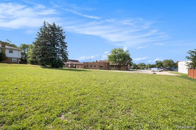 3202 FLUSHING Road, Flint, MI 48504