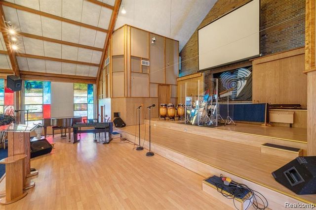 3202 FLUSHING Road, Flint, MI 48504